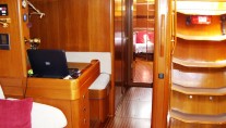 kia ora III companionway